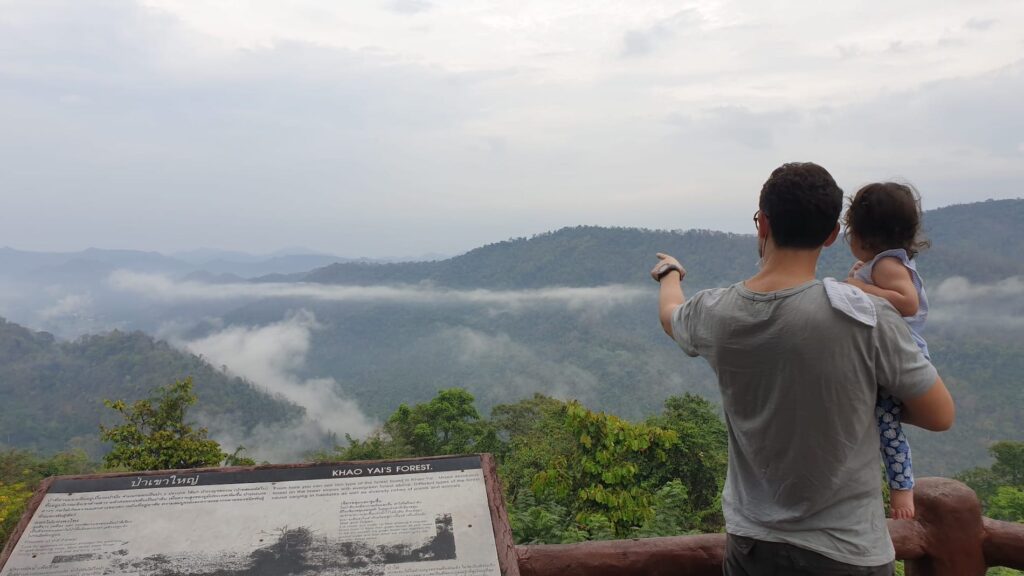 paysage thailande papa et son bebe