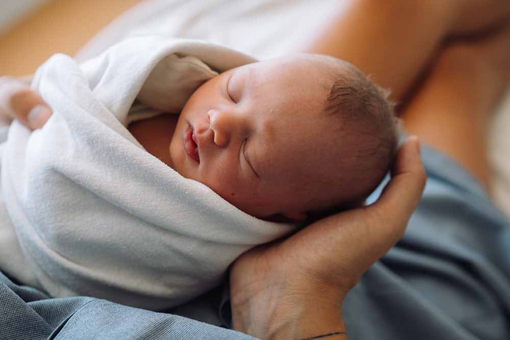 couverture emmaillotage pour la nuit bébé sécurité sommeil toute la nuit