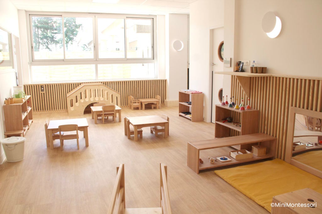 creche ideale bois montessori garder bebe en bas age nourrisson nouveau-né municipale