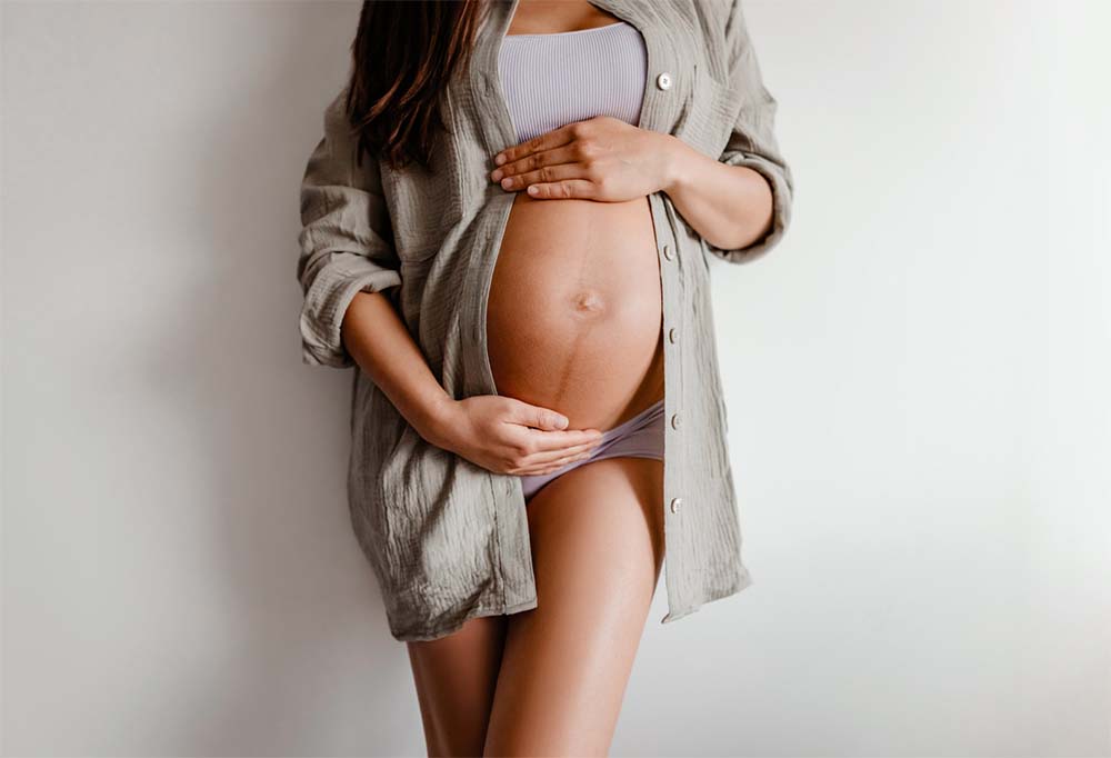 Suivi prénatal attentif pour futures mamans : l'importance du dépistage prénatal pour la santé du bébé et la tranquillité d'esprit.