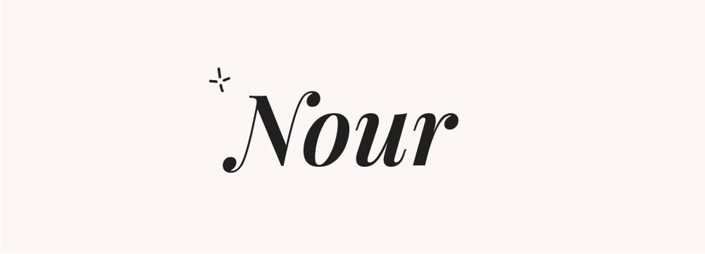 Nour, prénom musulman féminin puissant et lumineux, reste une valeur sûre pour 2025 dans les familles à la recherche d’un prénom coranique simple.