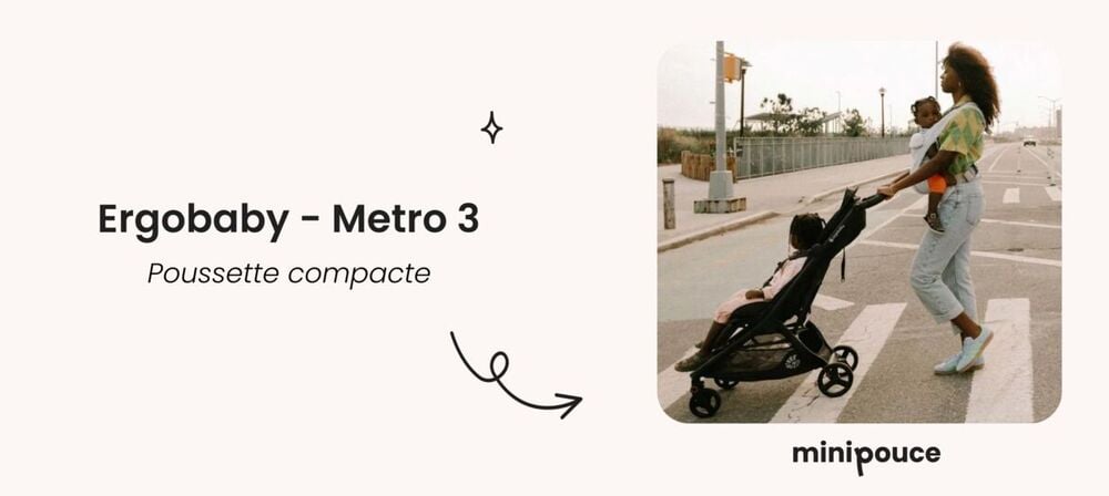 Maman traversant une rue avec deux enfants et une poussette compacte Ergobaby Metro 3