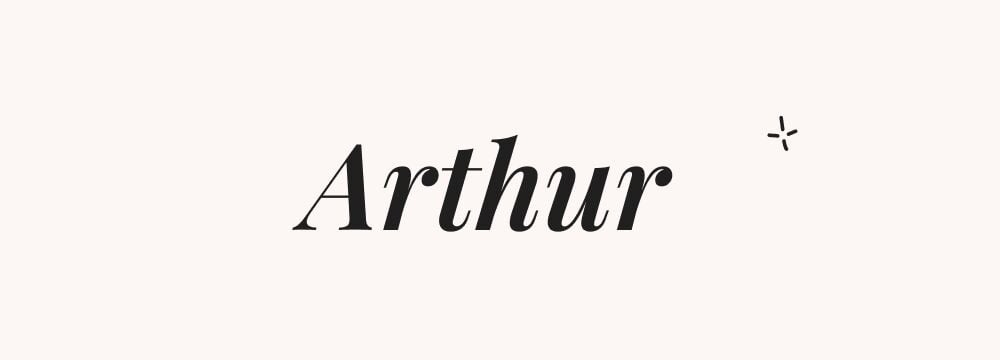 Arthur, prénom français garçon très courant lié à la légende arthurienne, figure parmi les meilleurs prénoms français intemporels