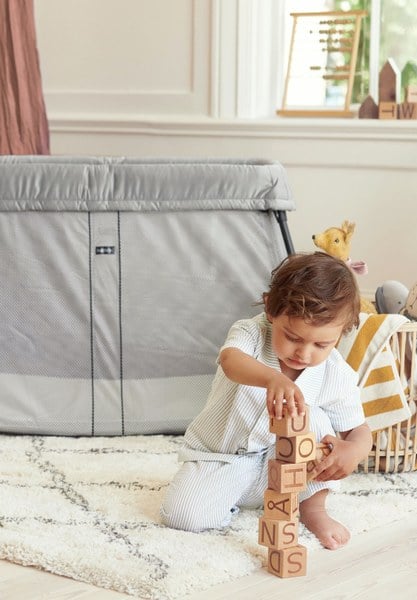 Babybjörn - Lit Parapluie Light - Mesh avec drap-housse