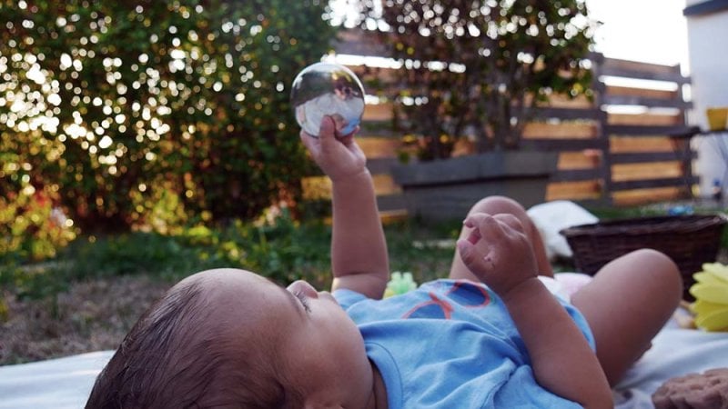 Top 10 des activités d’éveil pour bébé de 0 à 6 mois
