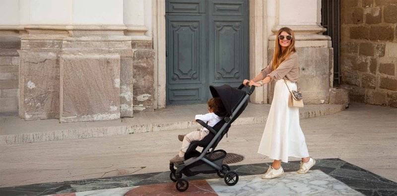 Comment choisir sa poussette de voyage selon ses vacances ?