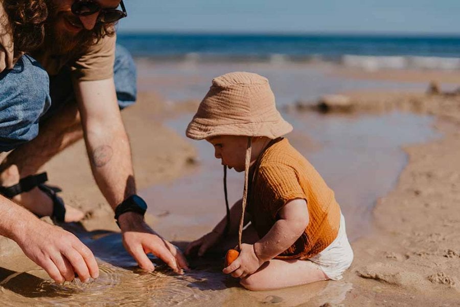 Aller à la mer avec bébé : 8 infos essentielles